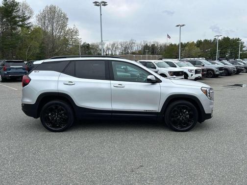 Quicksilver Metallic 2022 GMC Terrain SLT