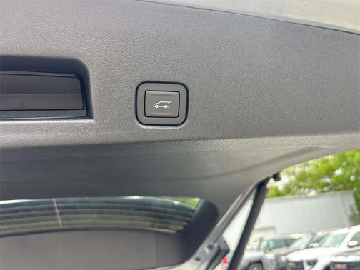 2025 GMC Acadia AT4