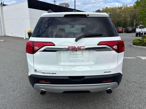 Summit White 2017 GMC Acadia SLE-2