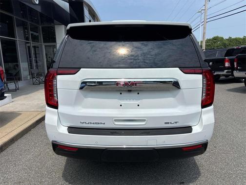 2023 GMC Yukon SLT