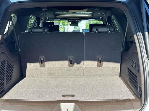 Summit White 2026 GMC Yukon XL Elevation