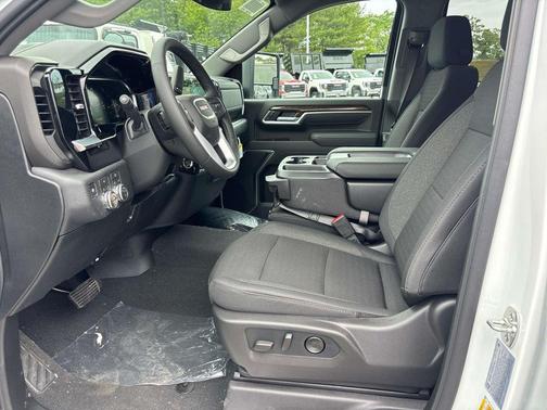 Summit White 2026 GMC Sierra 2500 SLE