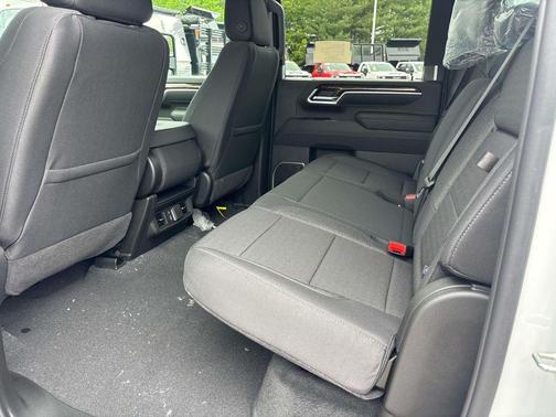 Summit White 2026 GMC Sierra 2500 SLE