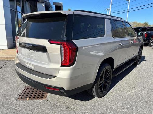 2024 GMC Yukon XL SLT