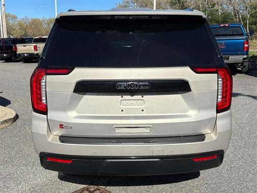 2024 GMC Yukon XL SLT