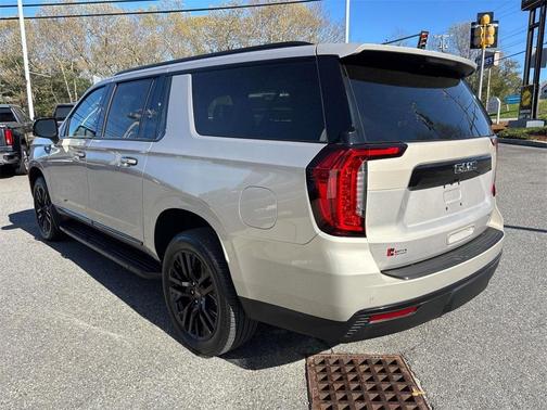 2024 GMC Yukon XL SLT