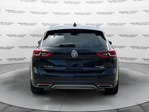 2018 Buick Regal TourX Essence