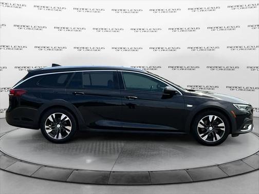 2018 Buick Regal TourX Essence