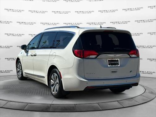 2017 Chrysler Pacifica Hybrid Platinum