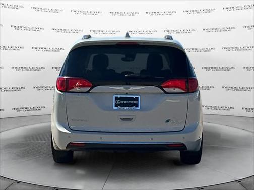 2017 Chrysler Pacifica Hybrid Platinum