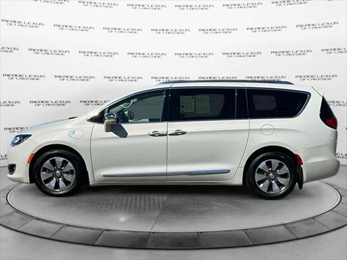 2017 Chrysler Pacifica Hybrid Platinum