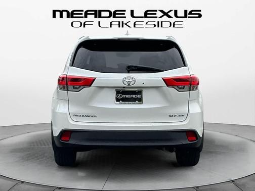 Blizzard Pearl 2019 Toyota Highlander XLE