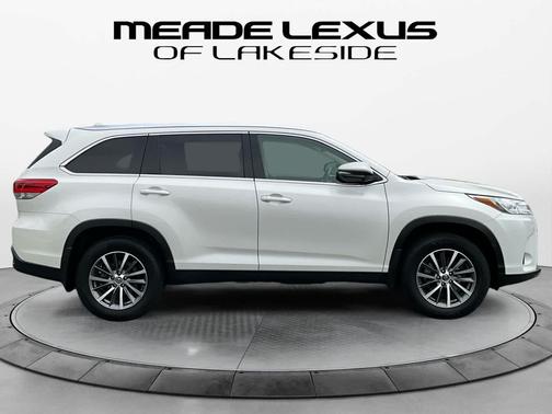 Blizzard Pearl 2019 Toyota Highlander XLE