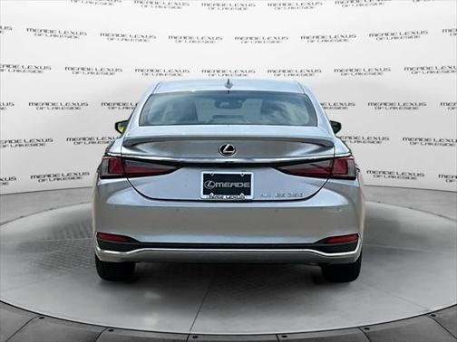 2022 Lexus ES 250 Base