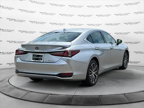2022 Lexus ES 250 Base