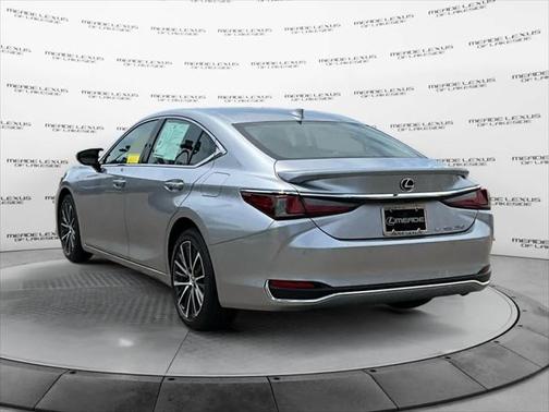 2022 Lexus ES 250 Base