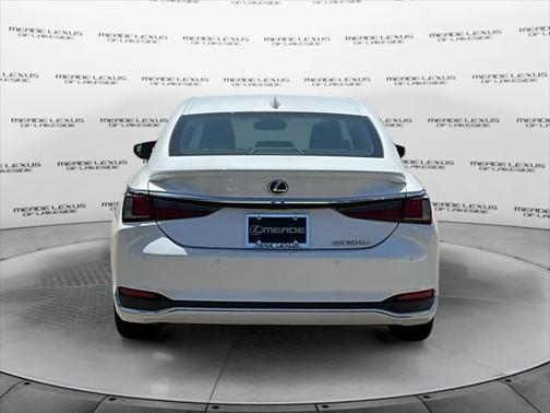 2023 Lexus ES 300h Luxury