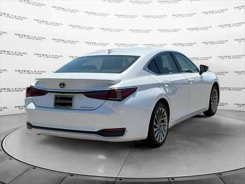 2023 Lexus ES 300h Luxury