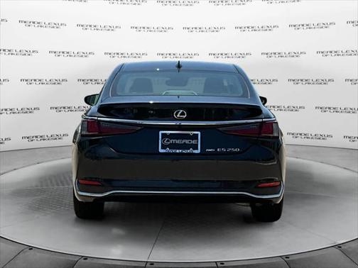 2024 Lexus ES 250 Base