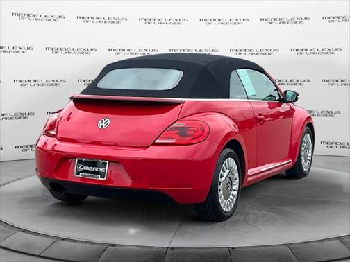 2015 Volkswagen Beetle Auto 1.8T w/Tech