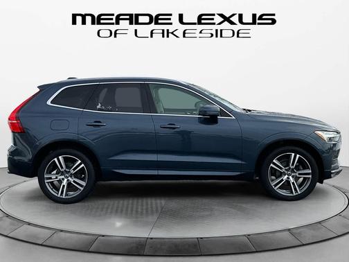 2021 Volvo XC60 T5 Momentum