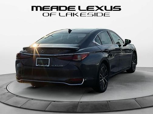 2024 Lexus ES 250 Base