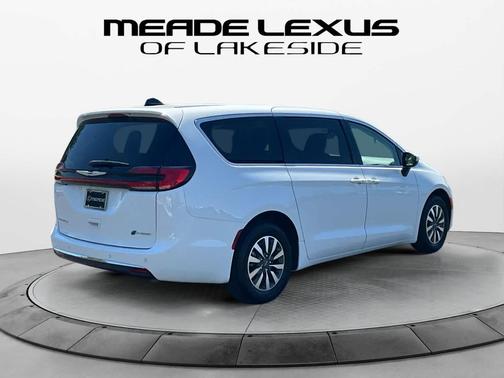 Bright White Clearcoat 2023 Chrysler Pacifica Hybrid Touring L