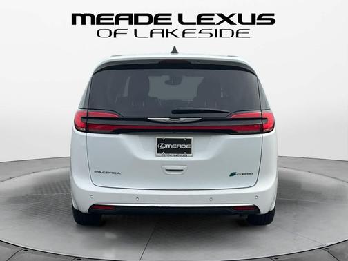 Bright White Clearcoat 2023 Chrysler Pacifica Hybrid Touring L