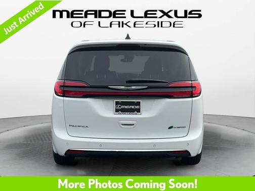 Bright White Clearcoat 2023 Chrysler Pacifica Hybrid Touring L