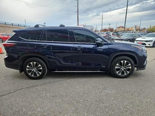 2021 Toyota Highlander Hybrid XLE