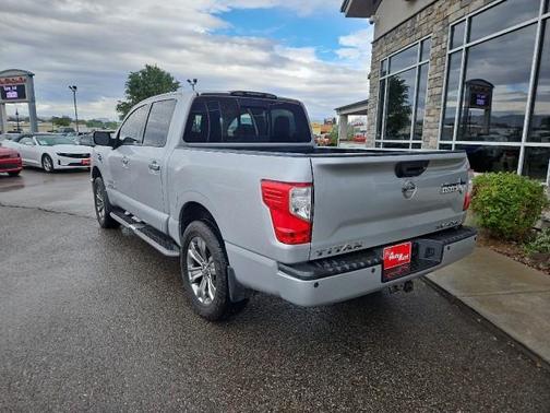 2017 Nissan Titan SV