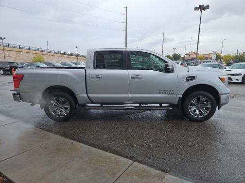 2017 Nissan Titan SV
