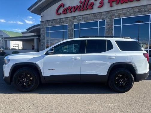 2022 GMC Acadia AT4