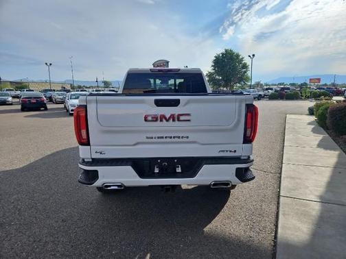 2022 GMC Sierra 1500 AT4