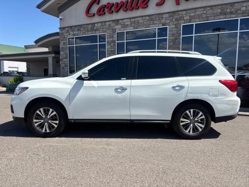 2019 Nissan Pathfinder SV