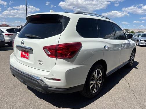 2019 Nissan Pathfinder SV