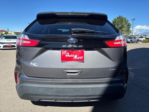 2022 Ford Edge SE