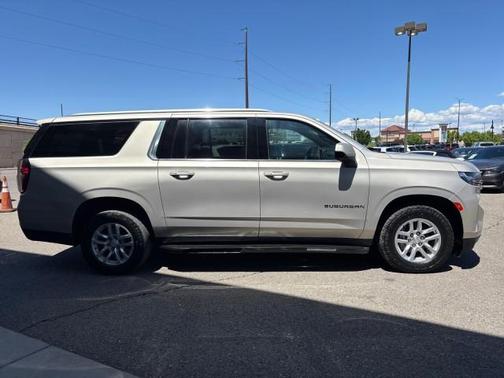 2022 Chevrolet Suburban LS