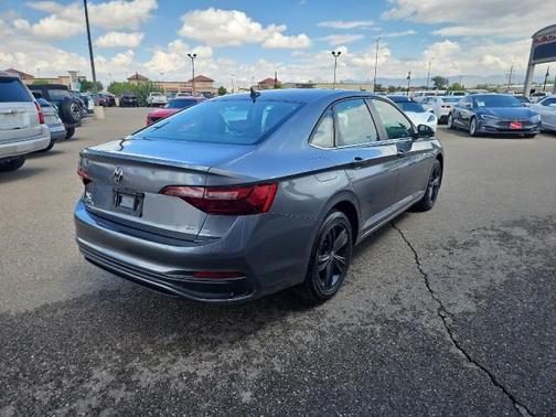2022 Volkswagen Jetta 1.5T SE