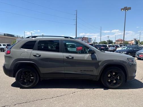 2023 Jeep Cherokee Altitude Lux