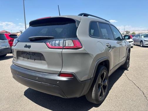 2023 Jeep Cherokee Altitude Lux