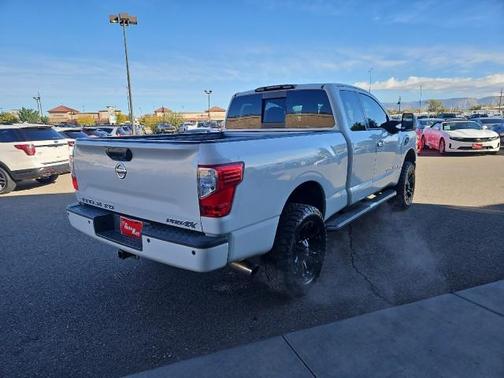 2017 Nissan Titan XD SV