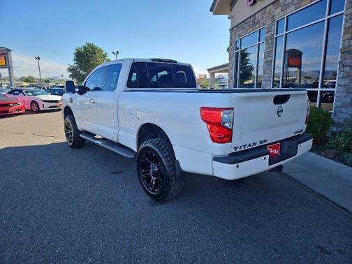 2017 Nissan Titan XD SV