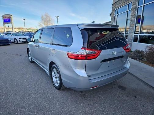 2020 Toyota Sienna L
