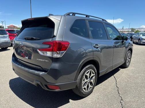 2022 Subaru Forester Premium