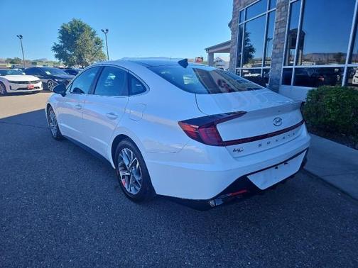 2022 Hyundai SONATA SEL