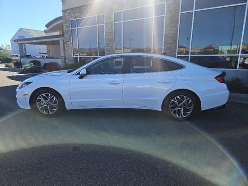 2022 Hyundai SONATA SEL