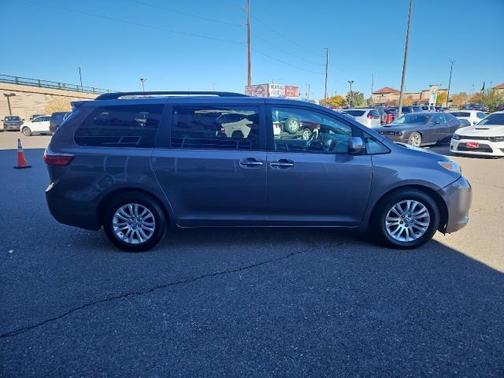 2015 Toyota Sienna XLE