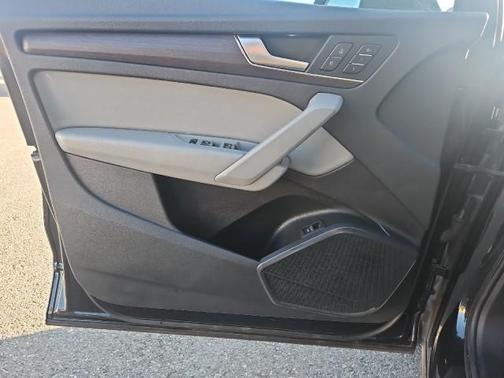 2022 Audi Q5 45 S line quattro Premium