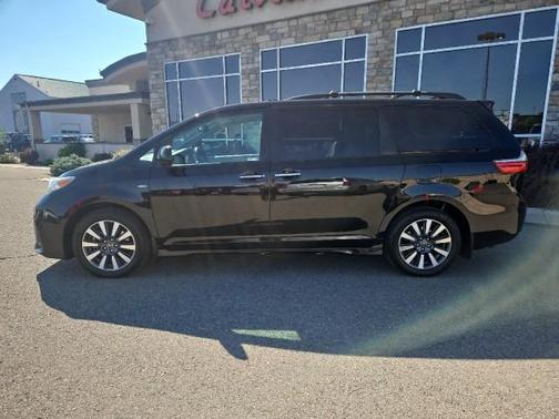 2018 Toyota Sienna XLE